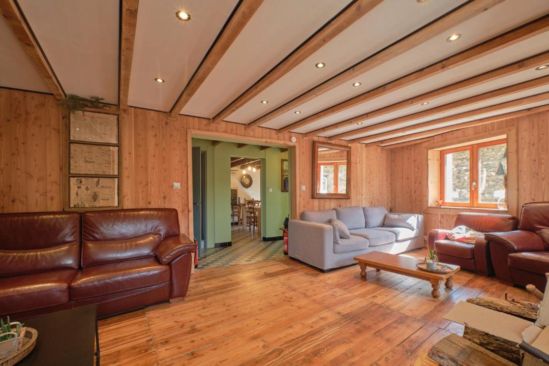 Photo of Others in Besse