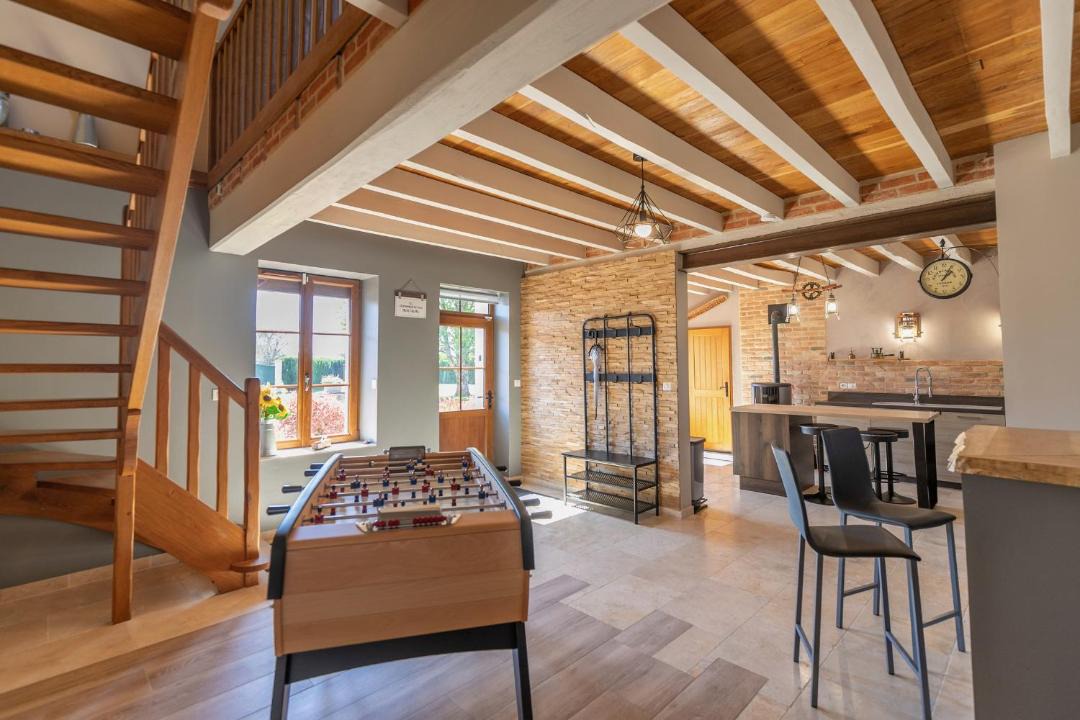 Photo of Others in Billy