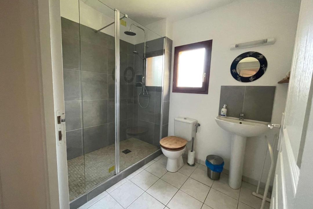 Photo of Bathroom in Brantome-en-Perigord