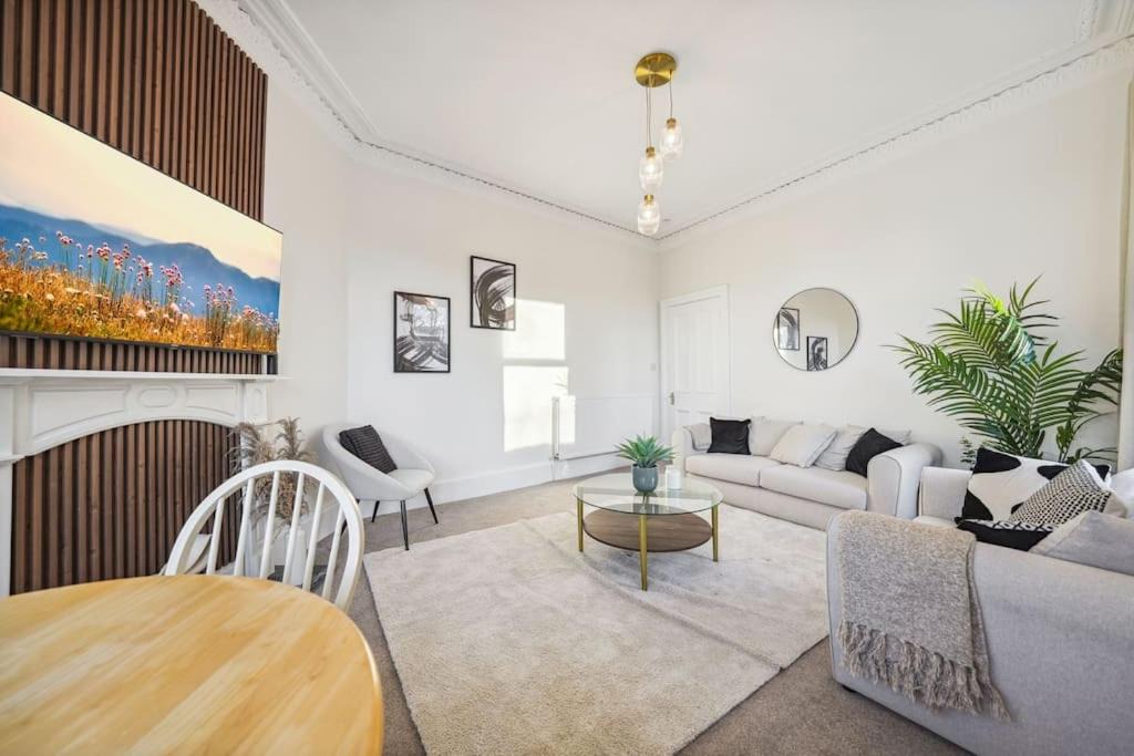 Photo of Others in Glasgow