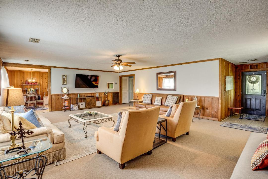 Photo of Others in Hollywood