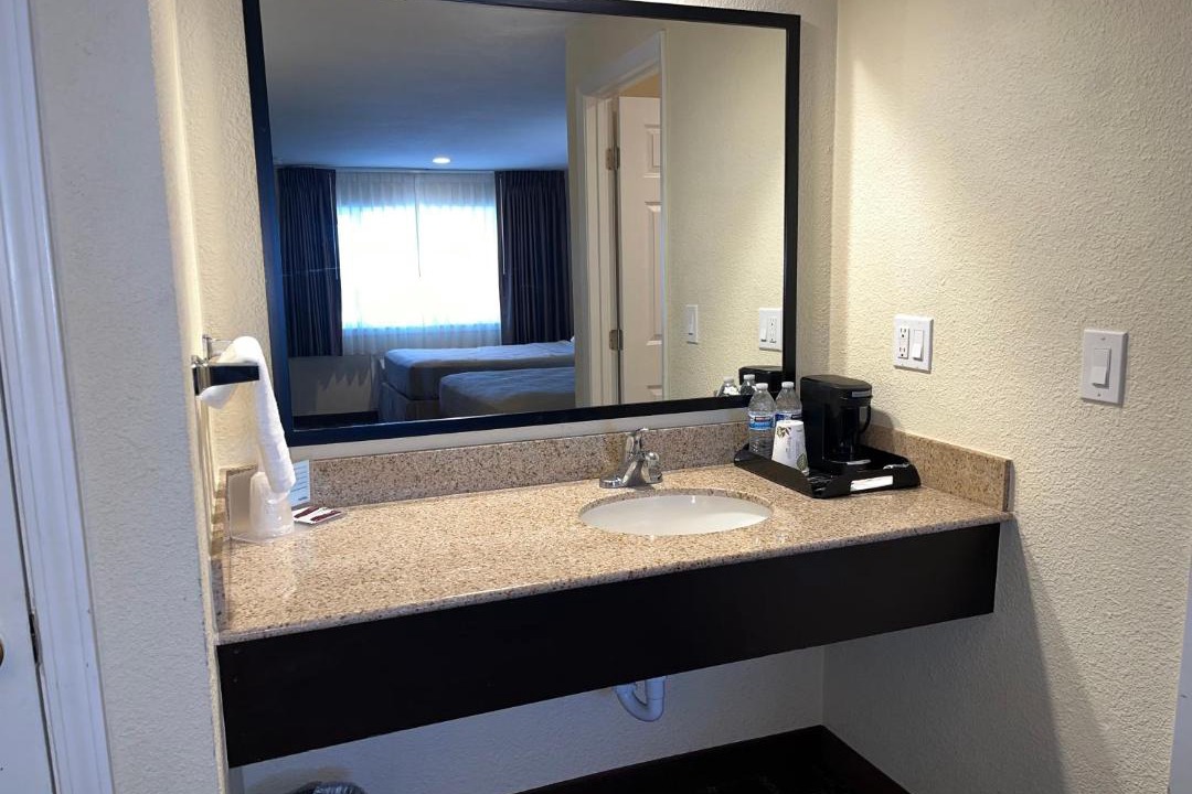 Photo of Bathroom in Lakeview