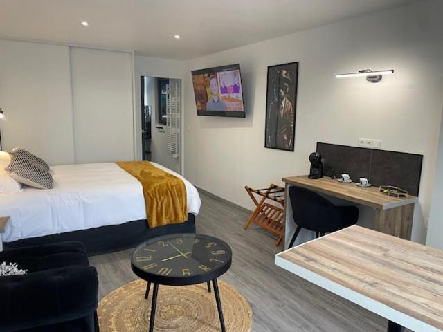 Photo of Bedroom in Flers