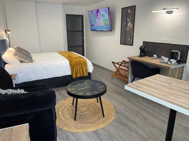 Photo of Bedroom in Flers