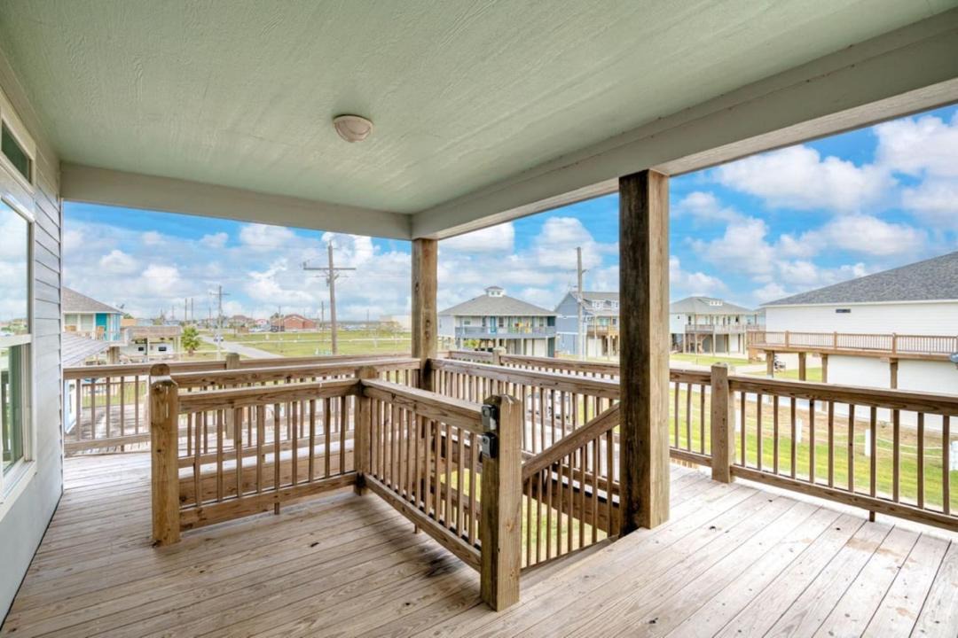 Photo of Patio Balcony in Crystal Beach