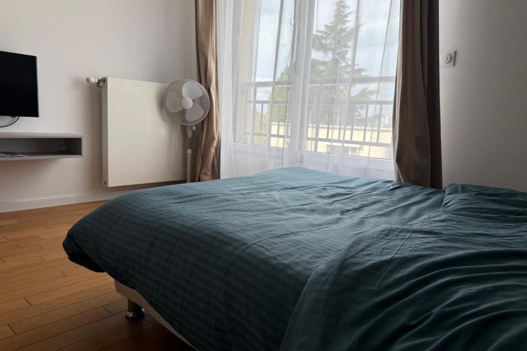 Photo of Bedroom in Chatillon