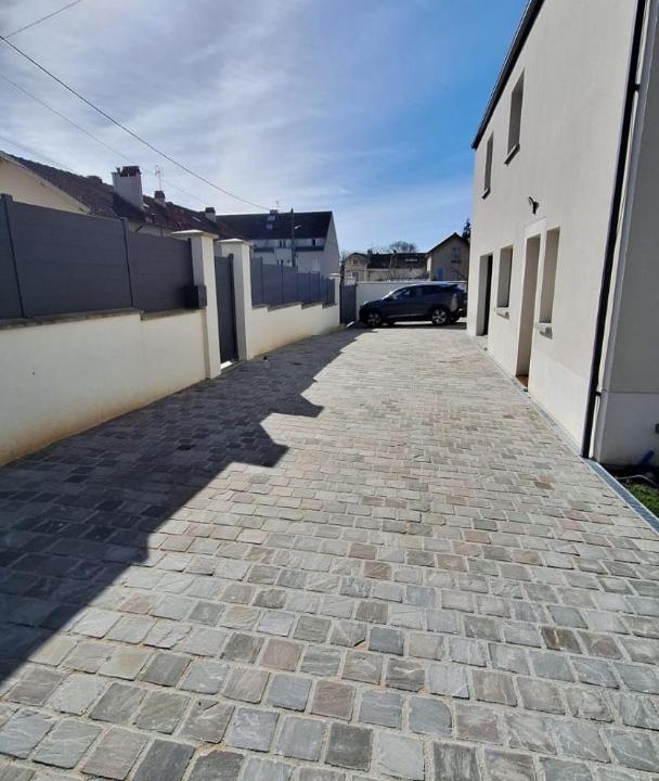 Photo of Others in Taverny