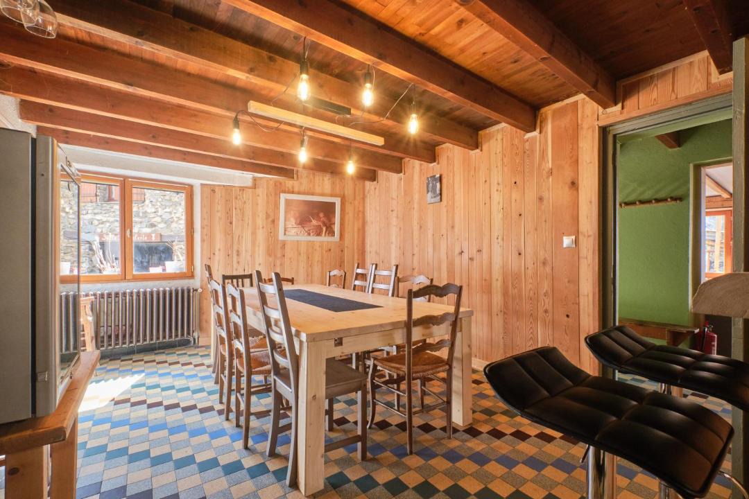 Photo of Others in Besse