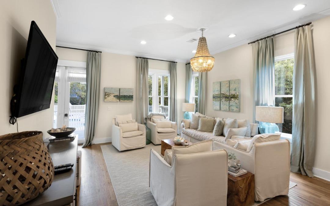 Photo of Livingroom in White's Gulfview