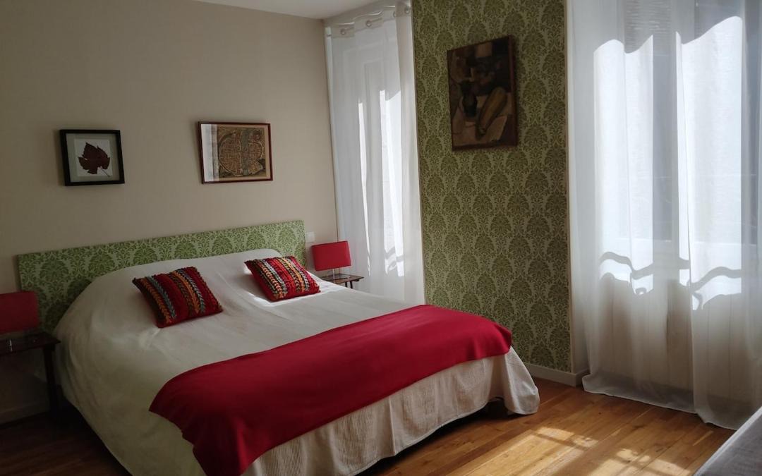 Photo of Bedroom in Semur-en-Auxois