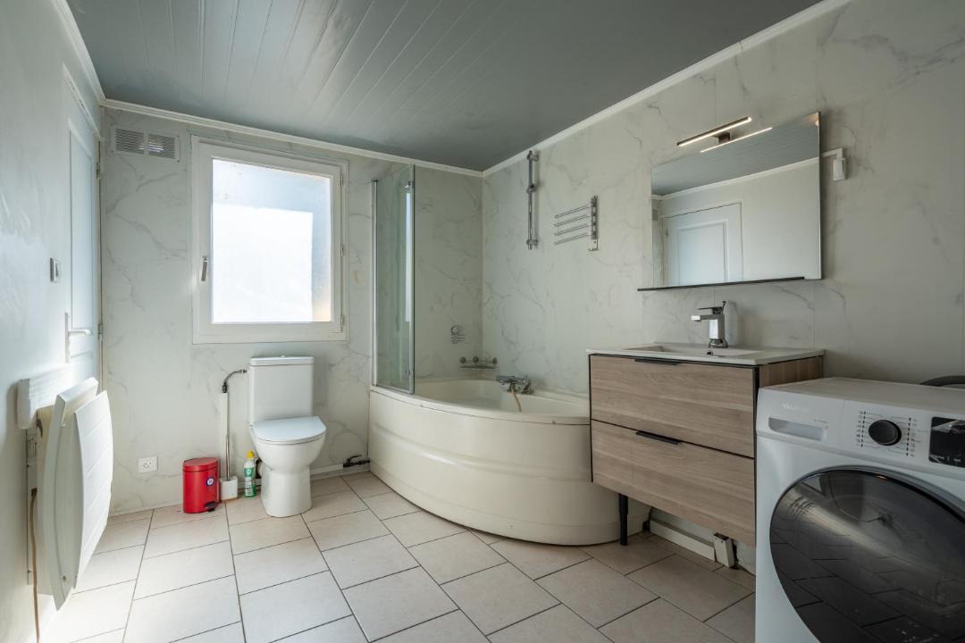 Photo of Bathroom in Parigne-lʼEveque