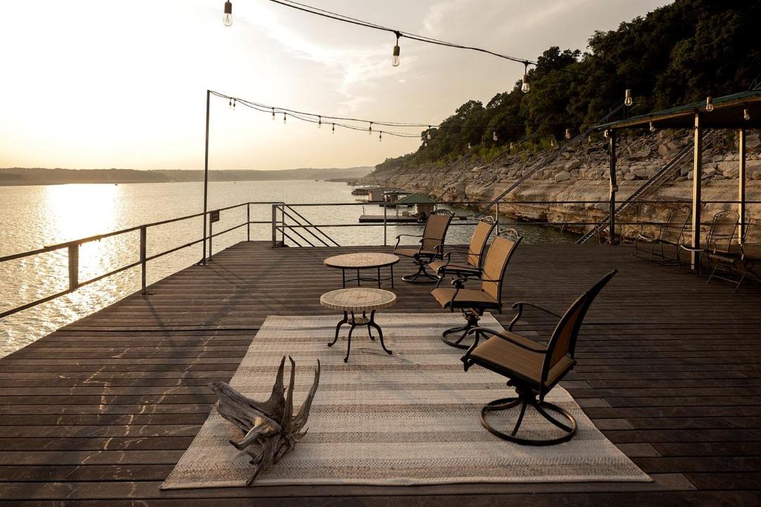 Photo of Patio Balcony in Eck Lane on the Lake