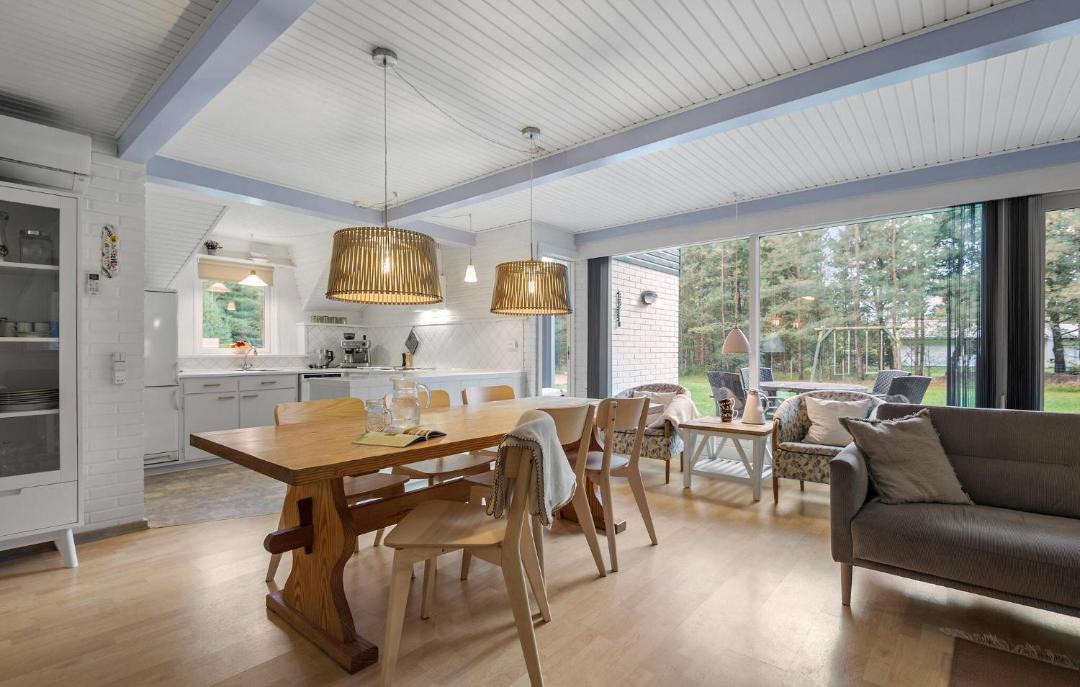 Photo of Others in Ho