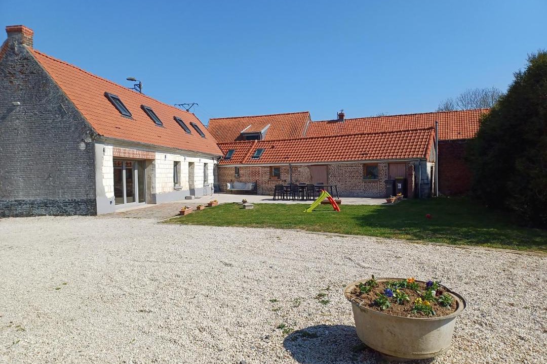 Photo of Others in Simencourt