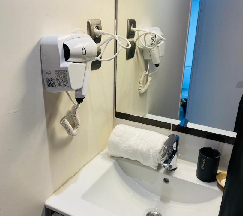 Photo of Bathroom in Pontorson