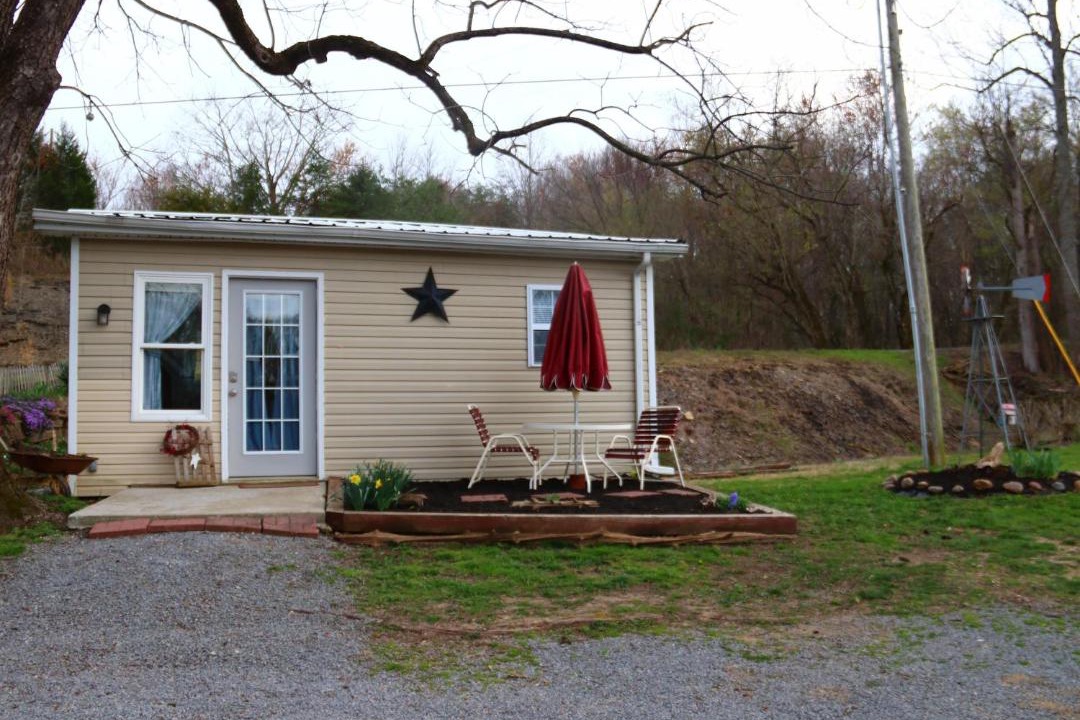 Photo of Others in Ella