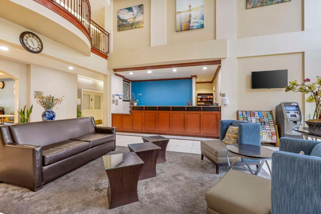 Photo of Livingroom in Lake Elsinore