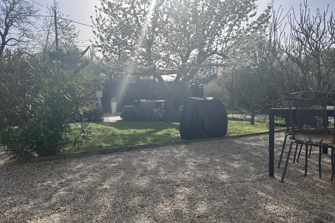 Photo of Others in Veuil