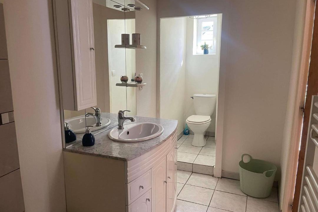 Photo of Bathroom in Veuil