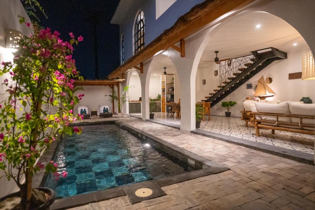 Photo of Others in Sunset Road