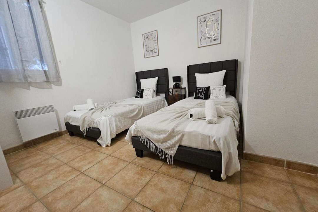 Photo of Others in Homps