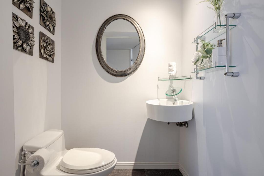 Photo of Bathroom in Griffintown