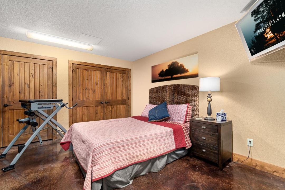Photo of Bedroom in Walker