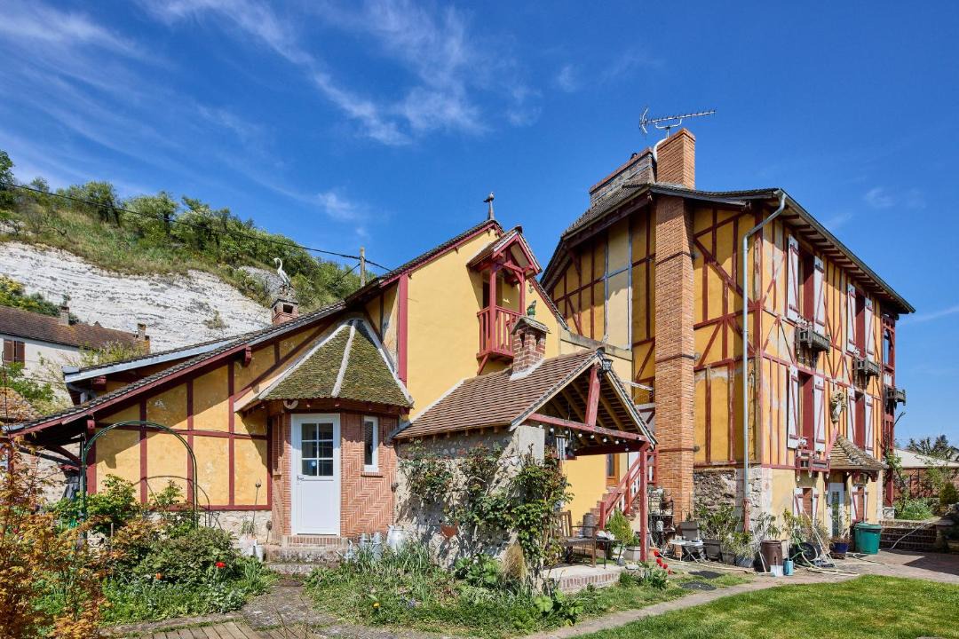 Photo of Buildings in Gommecourt