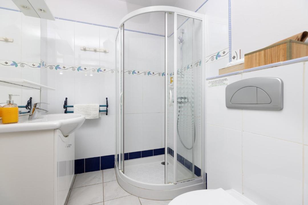 Photo of Bathroom in Castelnaudary