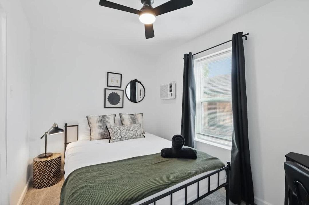 Photo of Bedroom in Haltom City