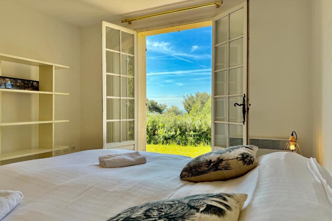Photo of Bedroom in Carqueiranne