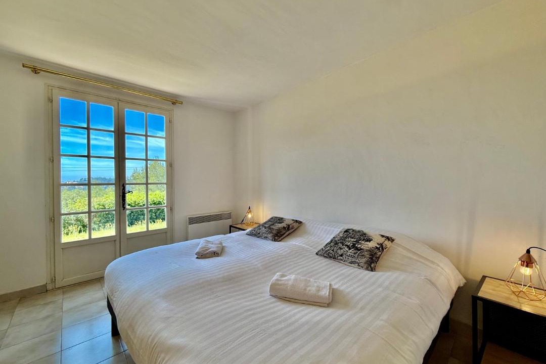 Photo of Bedroom in Carqueiranne