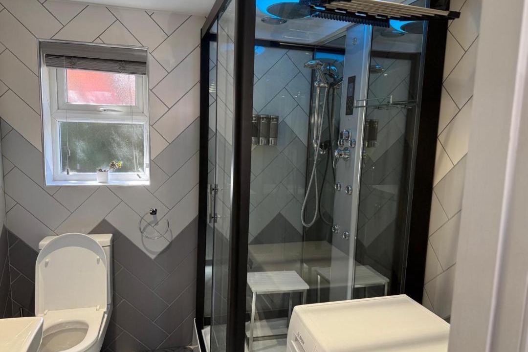 Photo of Others in Broadheath