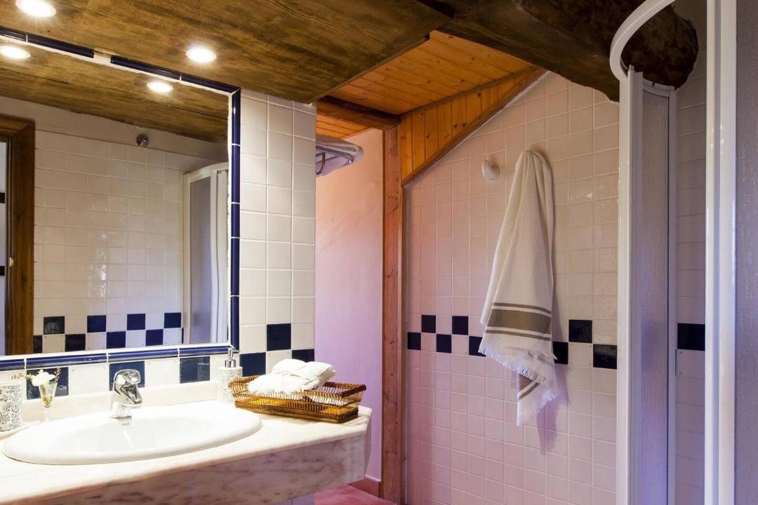 Photo of Bathroom in Banaston
