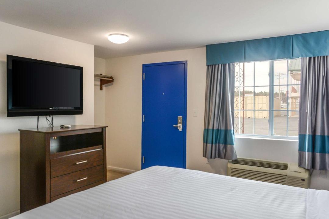 Photo of Bedroom in Milford