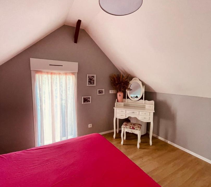 Photo of Bedroom in Saint-Lambert-des-Levees