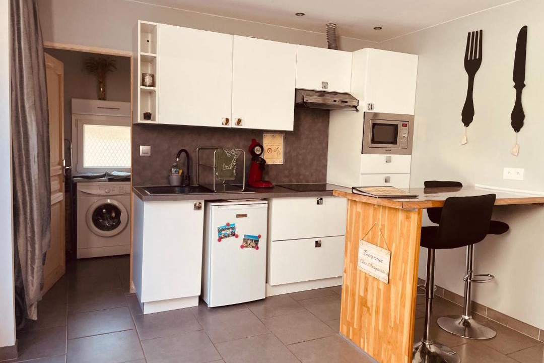 Photo of Kitchen in Saint-Lambert-des-Levees