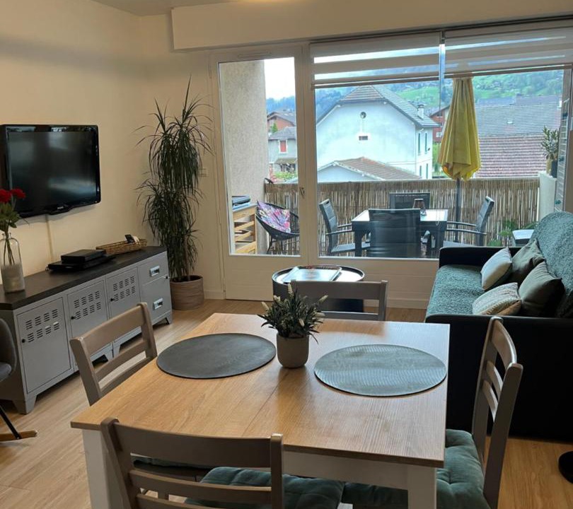 Photo of Others in Thones