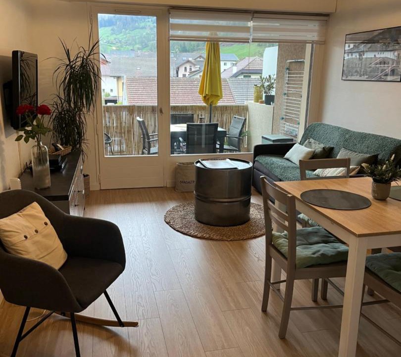 Photo of Livingroom in Thones