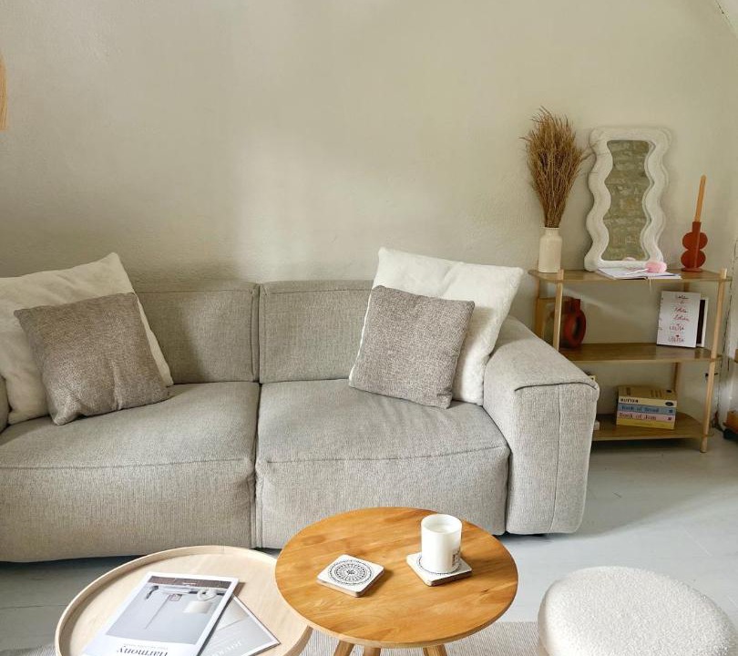 Photo of Livingroom in Val-de-Mercy