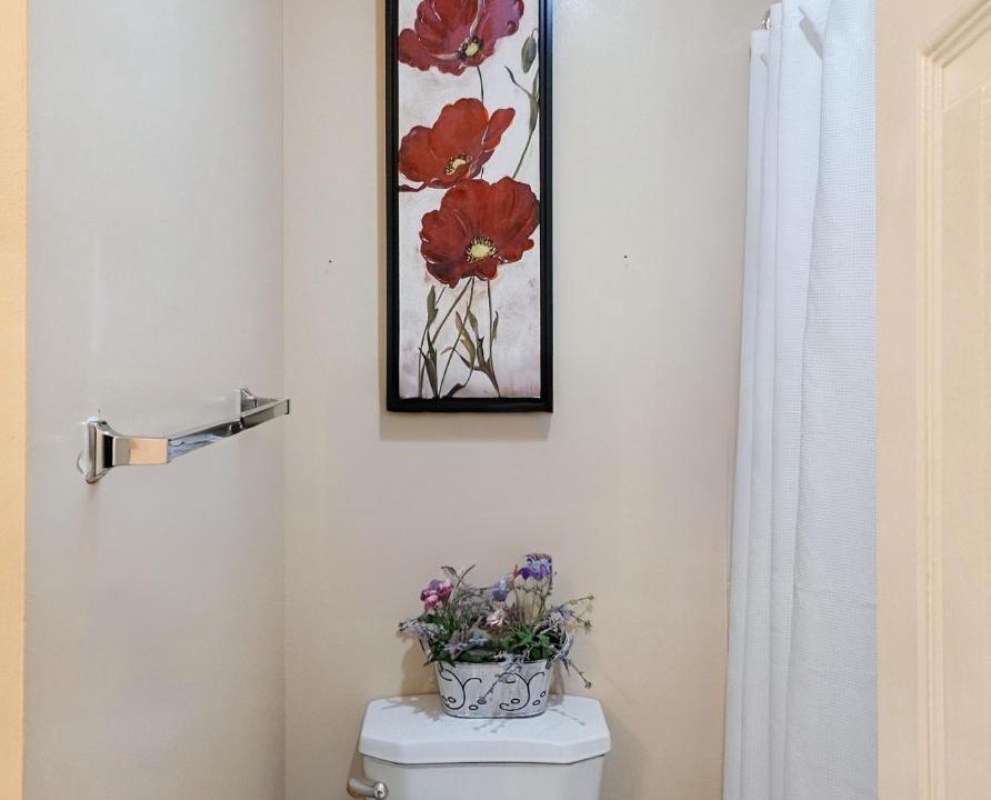 Photo of Bathroom in Hybla Valley