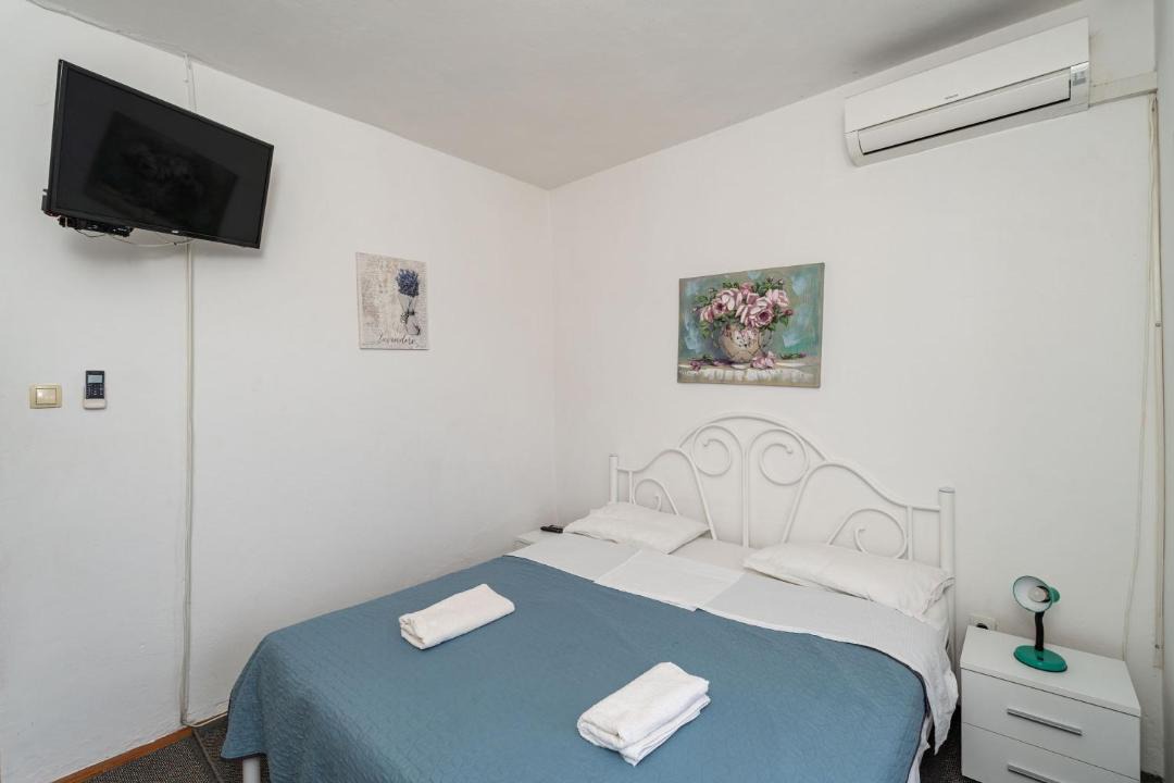 Photo of Bedroom in Gornji Kono