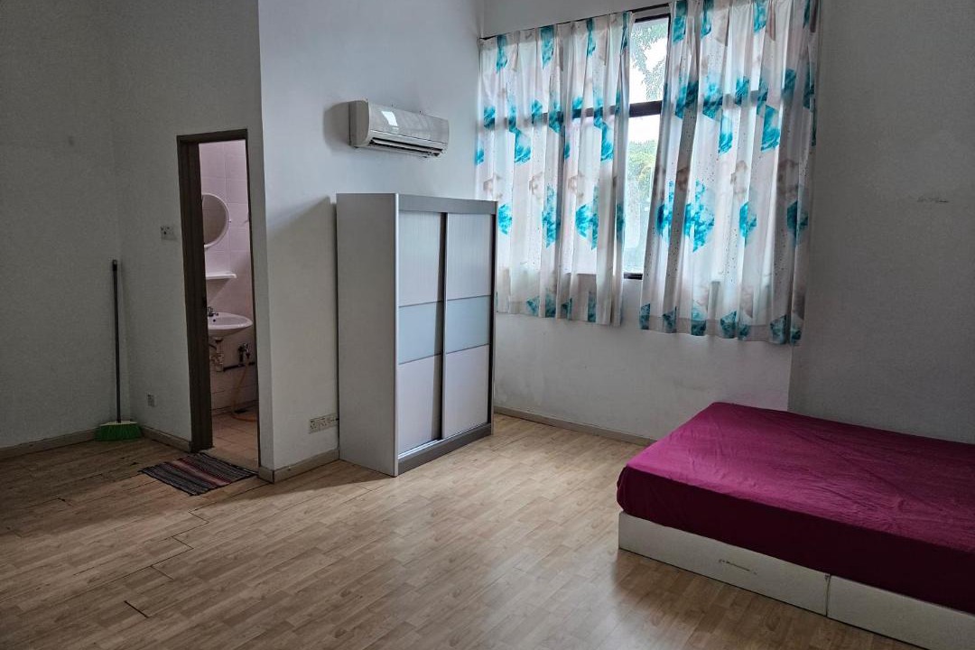 Photo of Bedroom in Kampung Batu Uban