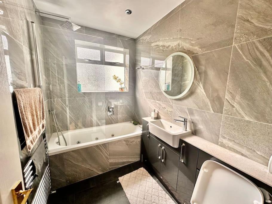 Photo of Bathroom in Longlands