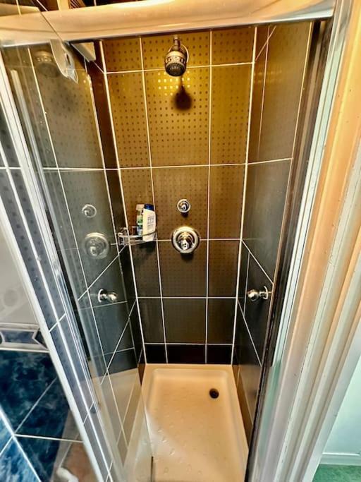 Photo of Bathroom in Longlands