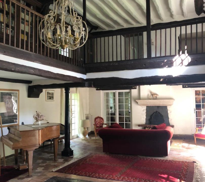 Photo of Others in Chalo-Saint-Mars