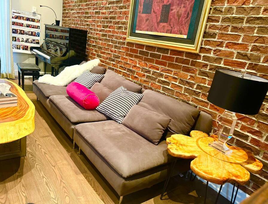 Photo of Livingroom in Mount Pleasant West