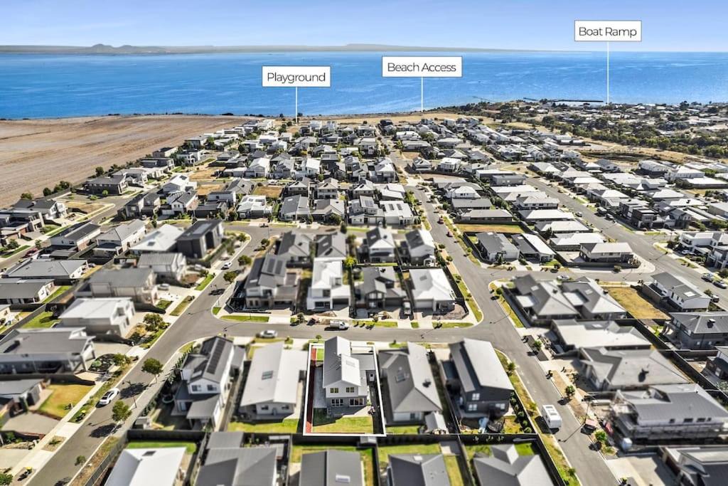 Photo of Buildings in Curlewis