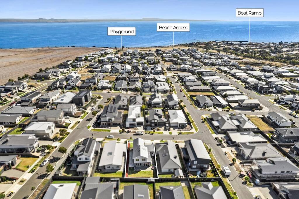 Photo of Buildings in Curlewis