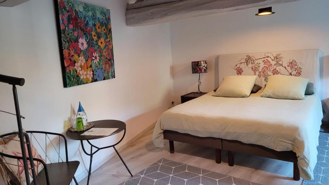Photo of Bedroom in Les Verchers-sur-Layon